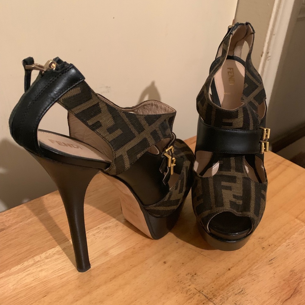 Womens Rare Fendi Signature Brown Heels Size 9 - Picture 6 of 8